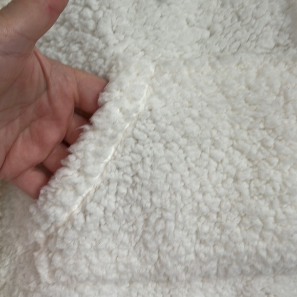 LOVE TREE FLUFFY PULL OVER HOODIE OFF WHITE SIZE SMALL - Picture 7 of 12